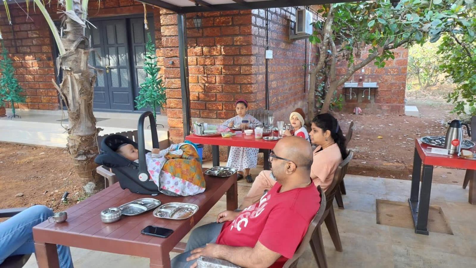 Saka Kadams Home Stay Guhāgar Kültér fotó