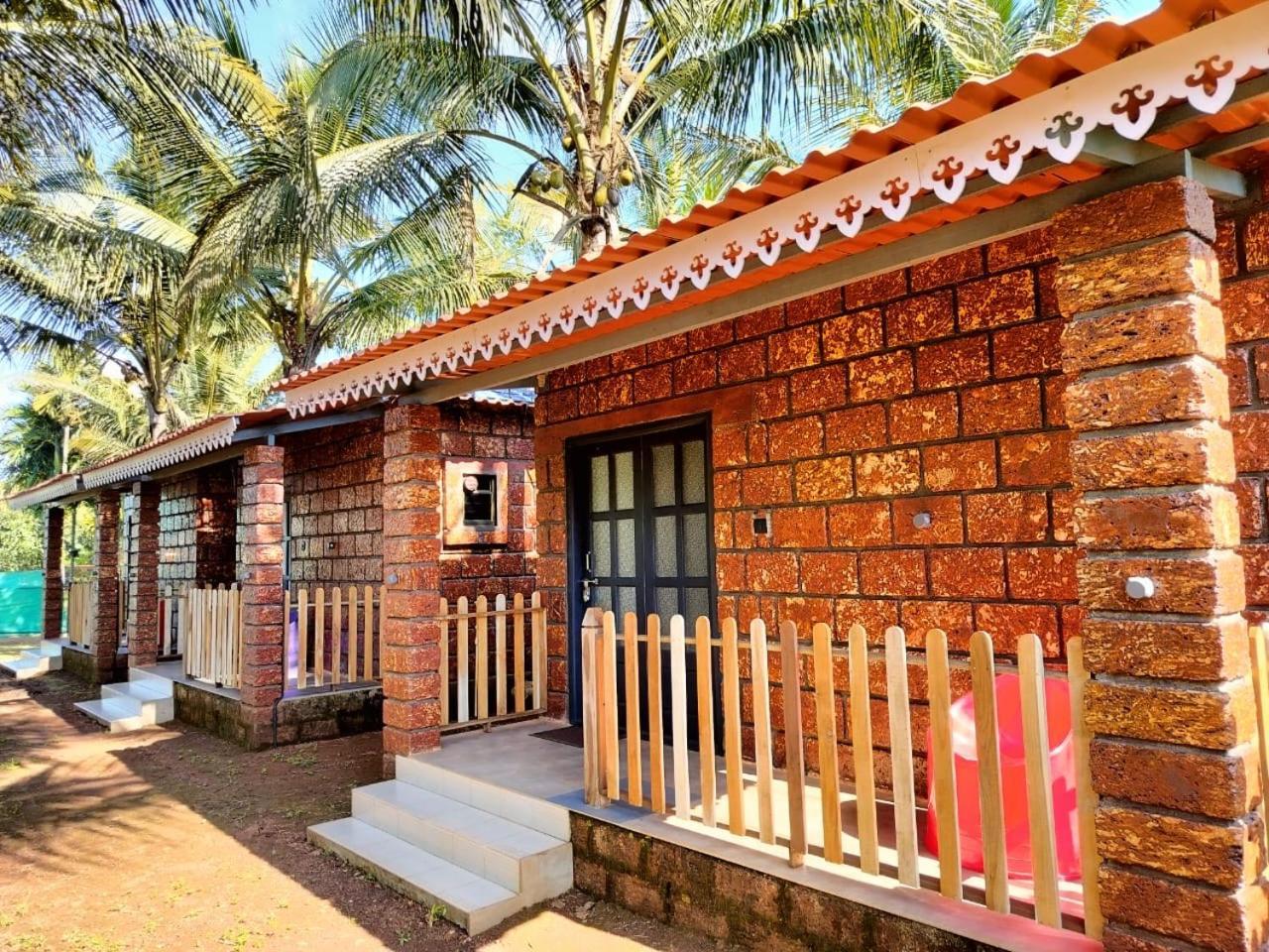 Saka Kadams Home Stay Guhāgar Kültér fotó